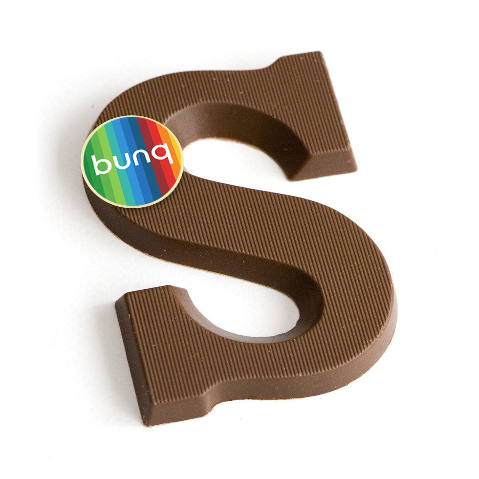 Chocoladeletter S met logo - 135 gram